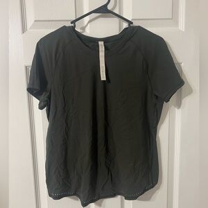 Lululemon - Rise and run short sleeve tee